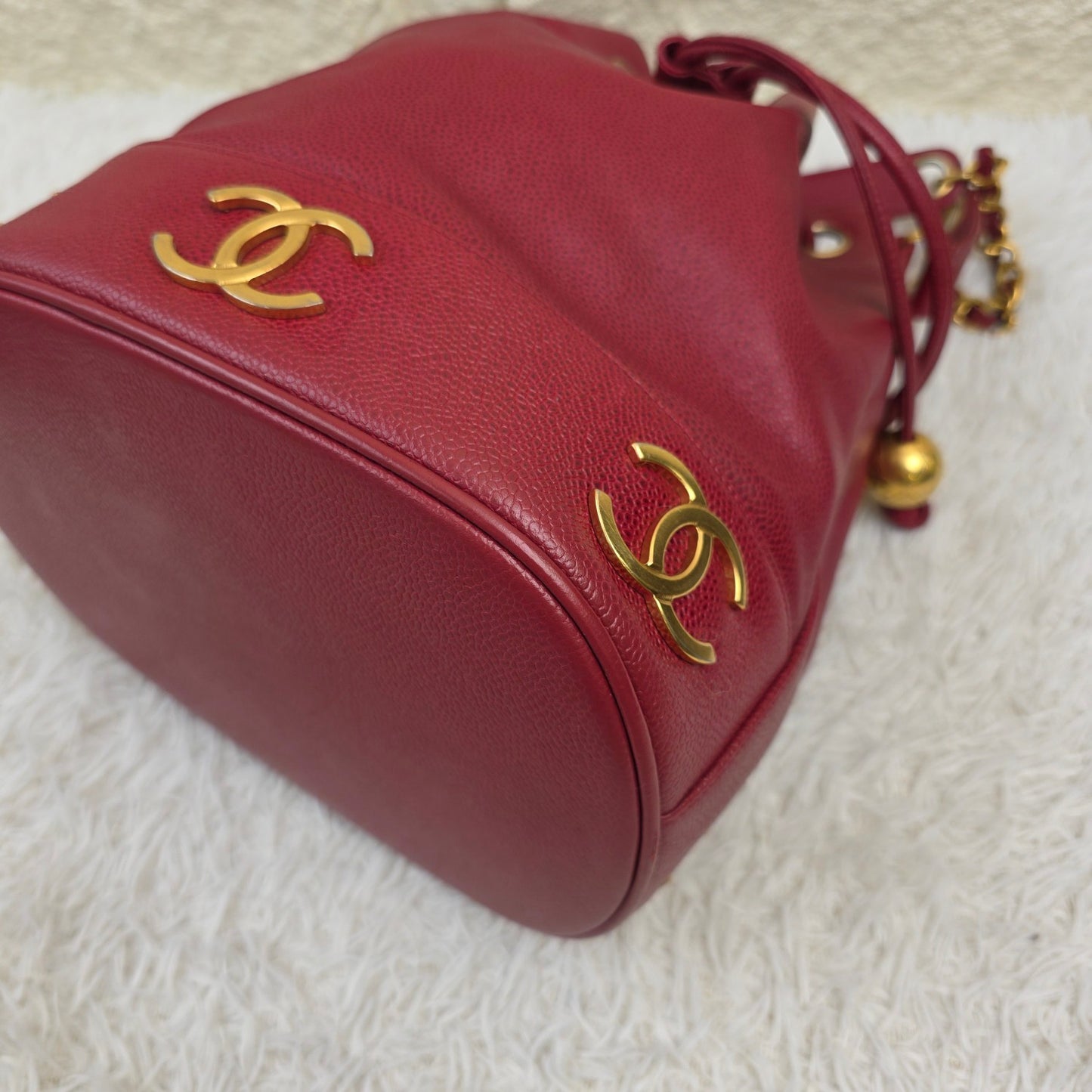 Chanel Caviar Leather Drawstring Bucket Bag (Pre-Owned)