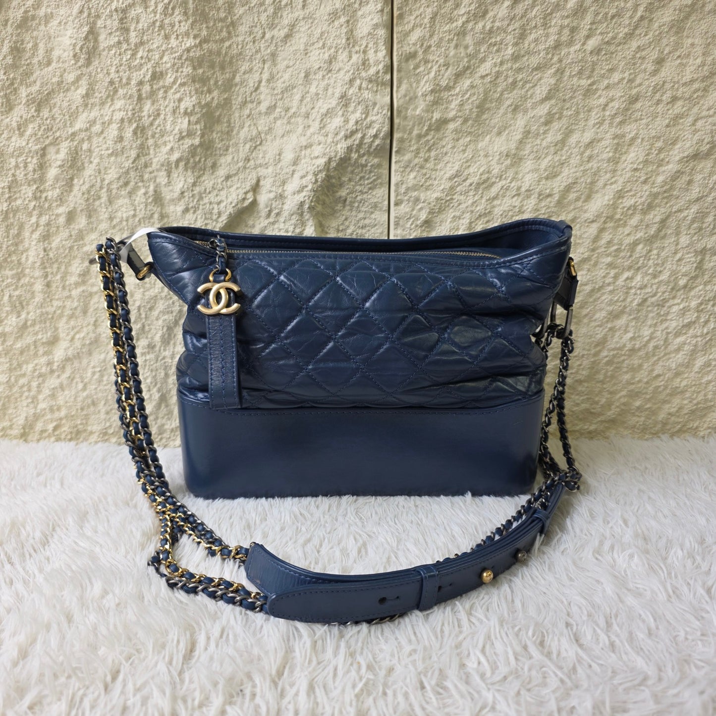 Chanel Quilted Leather Chain Shoulder Bag (Pre-Owned)
