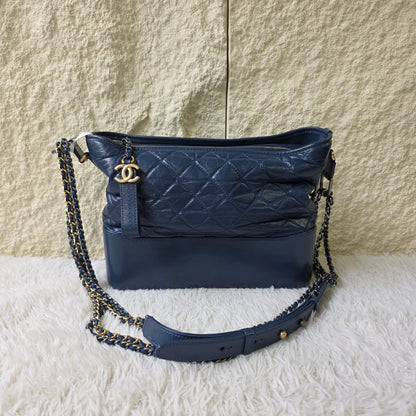 Chanel Quilted Leather Chain Shoulder Bag (Pre-Owned)