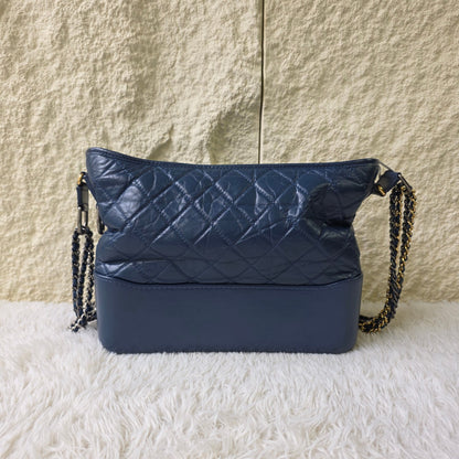Chanel Quilted Leather Chain Shoulder Bag (Pre-Owned)