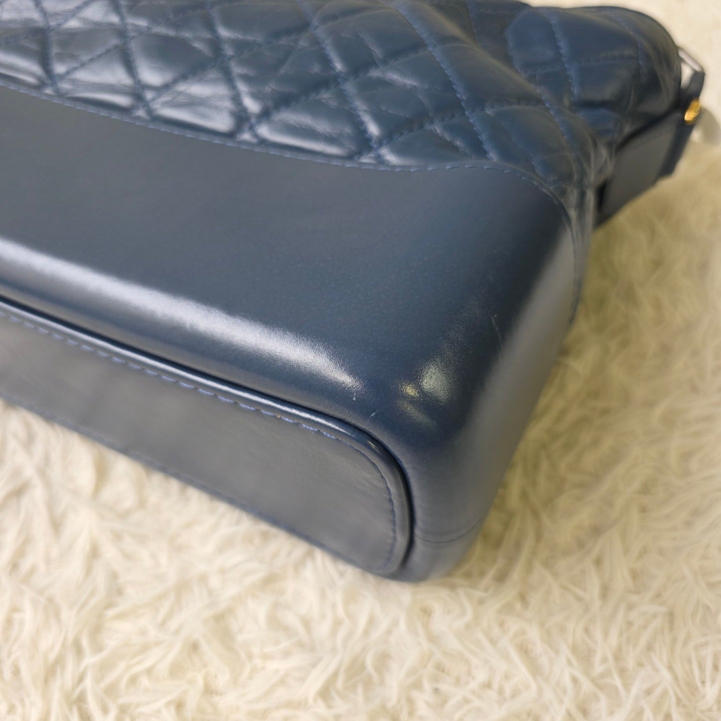 Chanel Quilted Leather Chain Shoulder Bag (Pre-Owned)