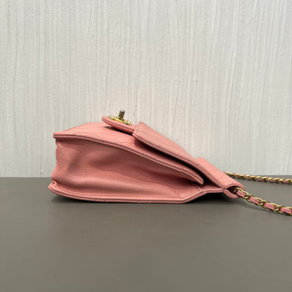 Chanel Quilted Leather Chain Wallet Bag (Pre-Owned)