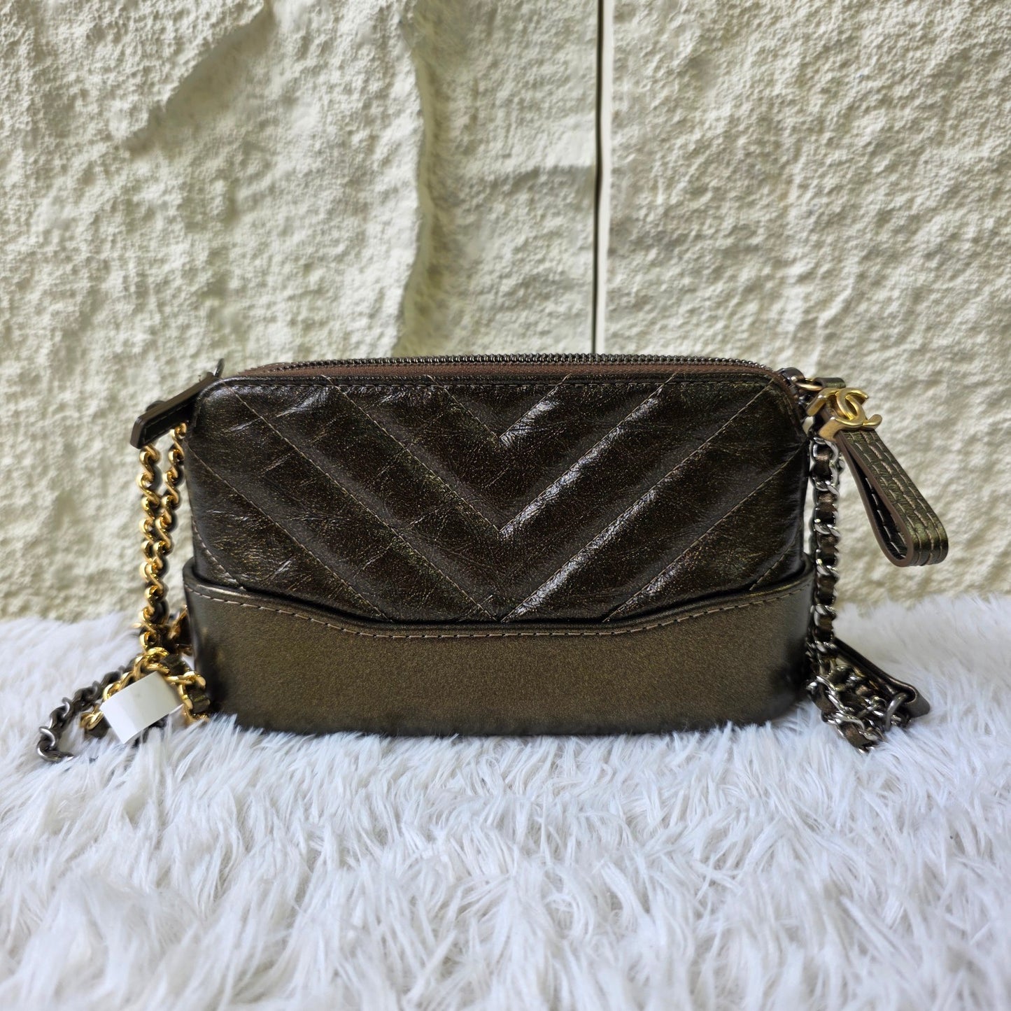 Chanel Chevron Quilted Chain Wallet Bag (Pre-Owned)