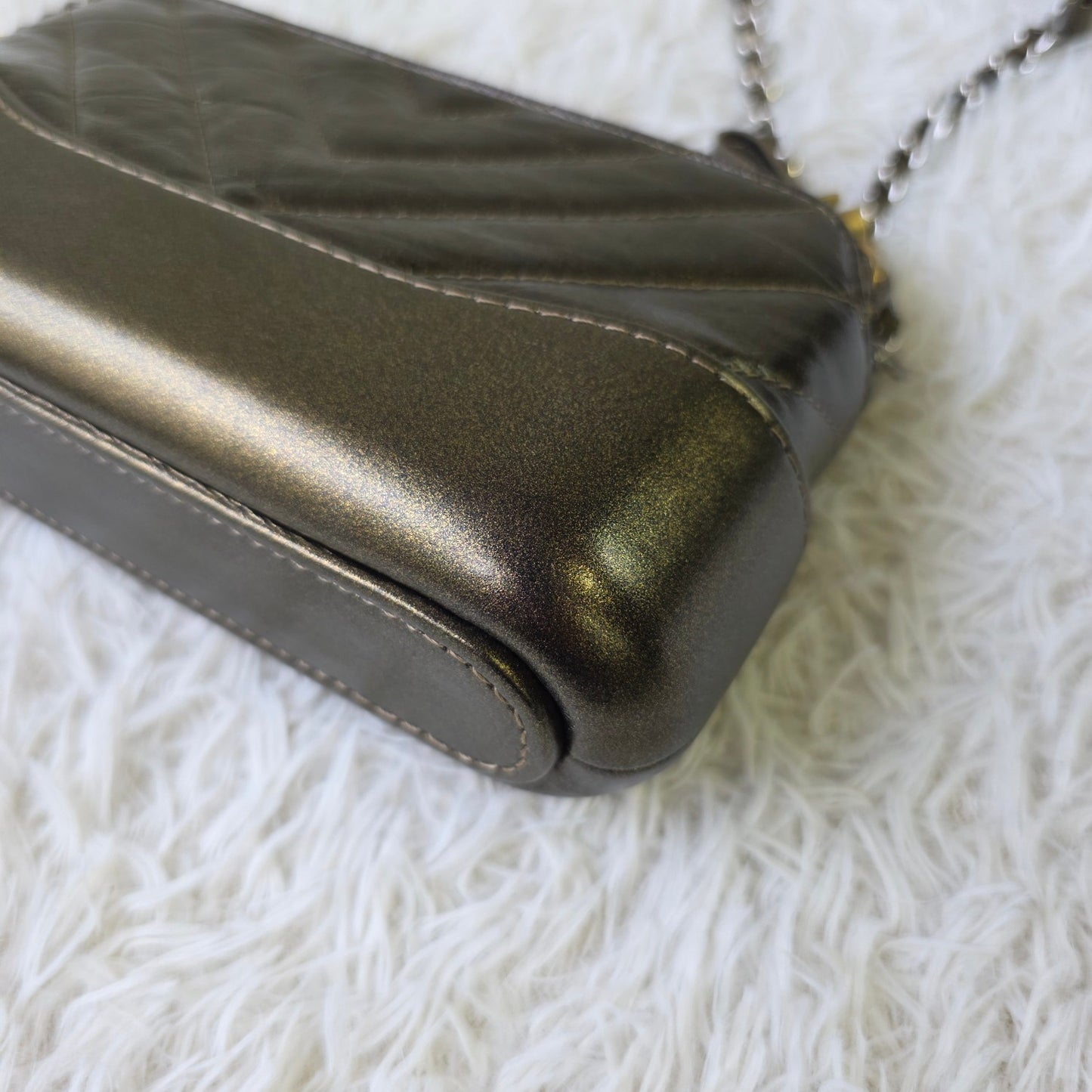 Chanel Chevron Quilted Chain Wallet Bag (Pre-Owned)