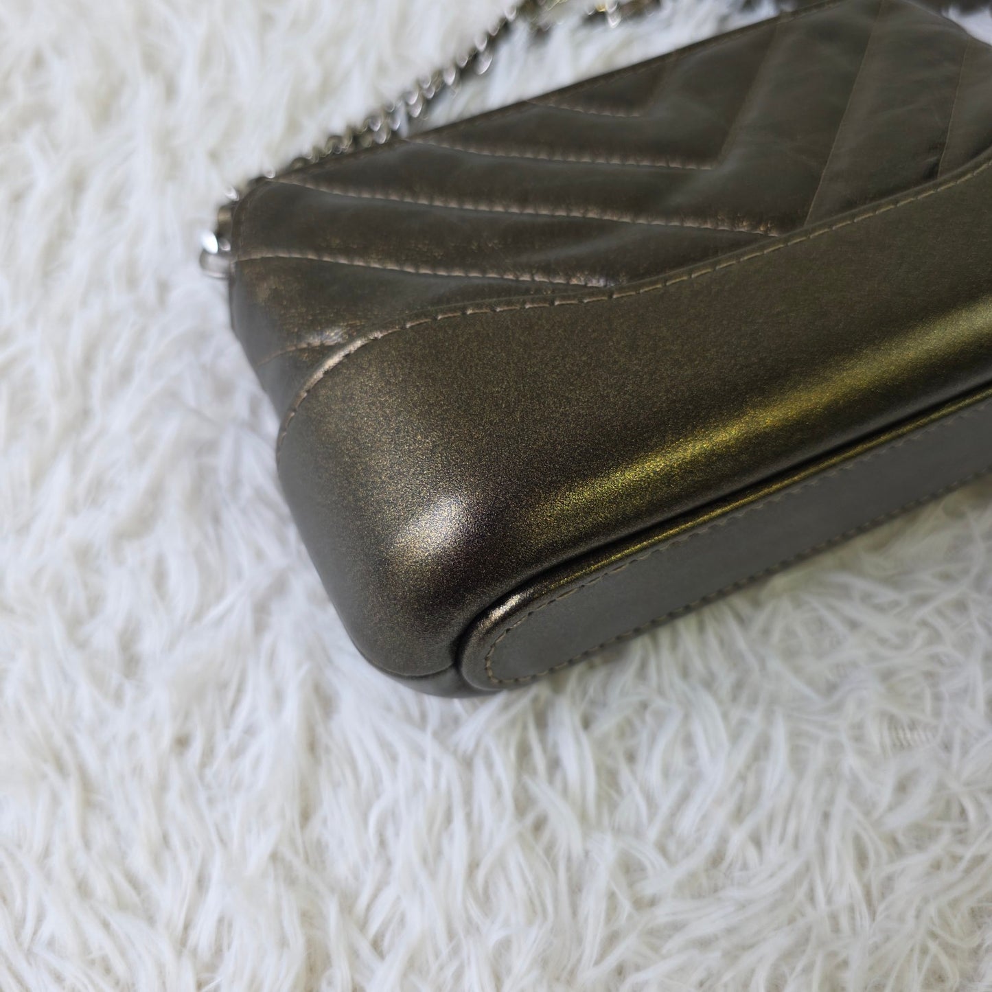 Chanel Chevron Quilted Chain Wallet Bag (Pre-Owned)