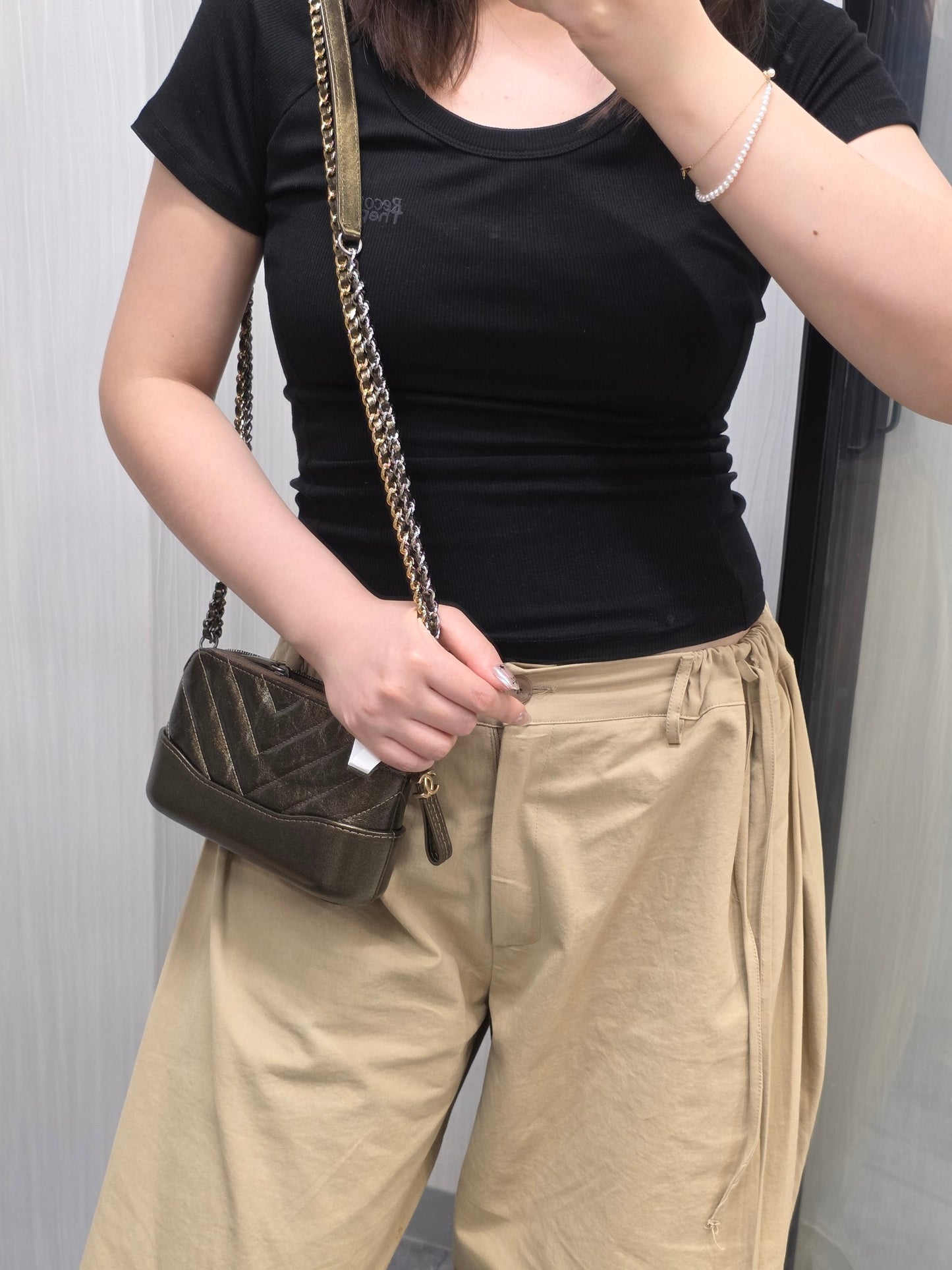 Chanel Chevron Quilted Chain Wallet Bag (Pre-Owned)