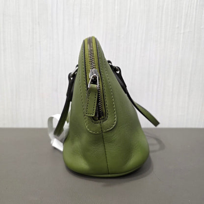 Gucci Leather Mini Chain Shoulder Bag (Pre-Owned)