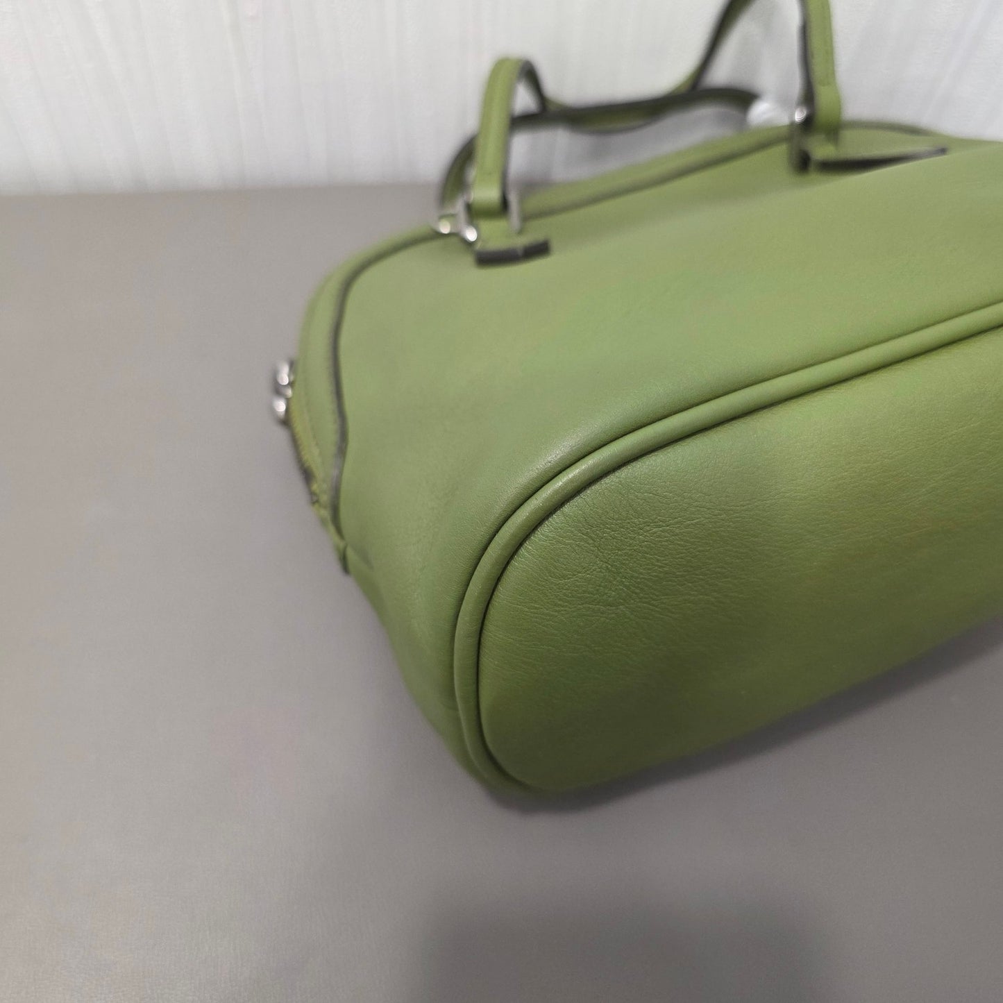 Gucci Leather Mini Chain Shoulder Bag (Pre-Owned)