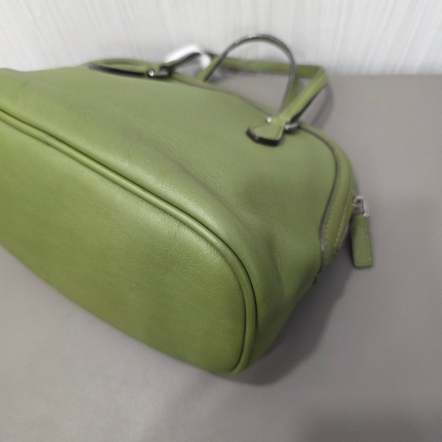 Gucci Leather Mini Chain Shoulder Bag (Pre-Owned)