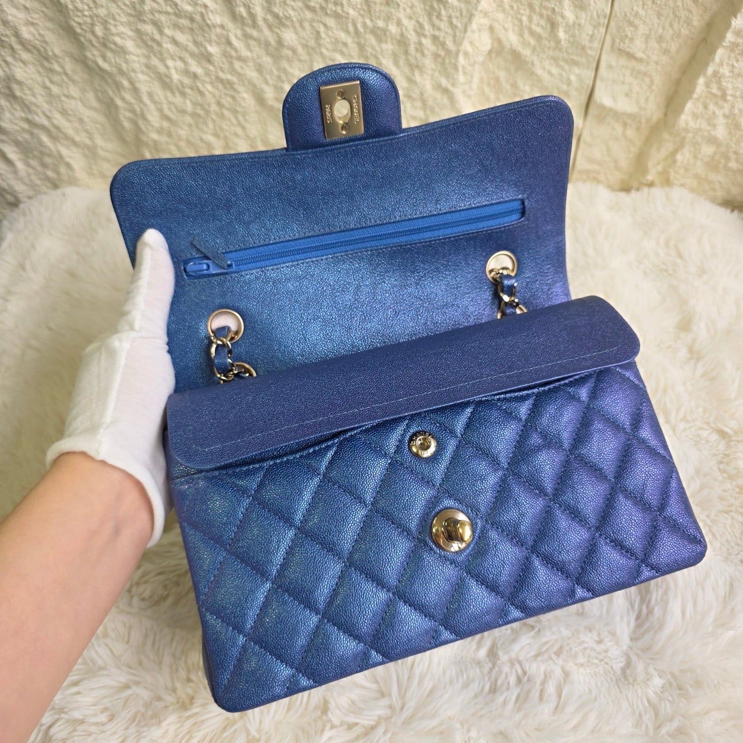 Chanel Quilted Metallic Leather Chain Wallet Bag (Pre-Owned)