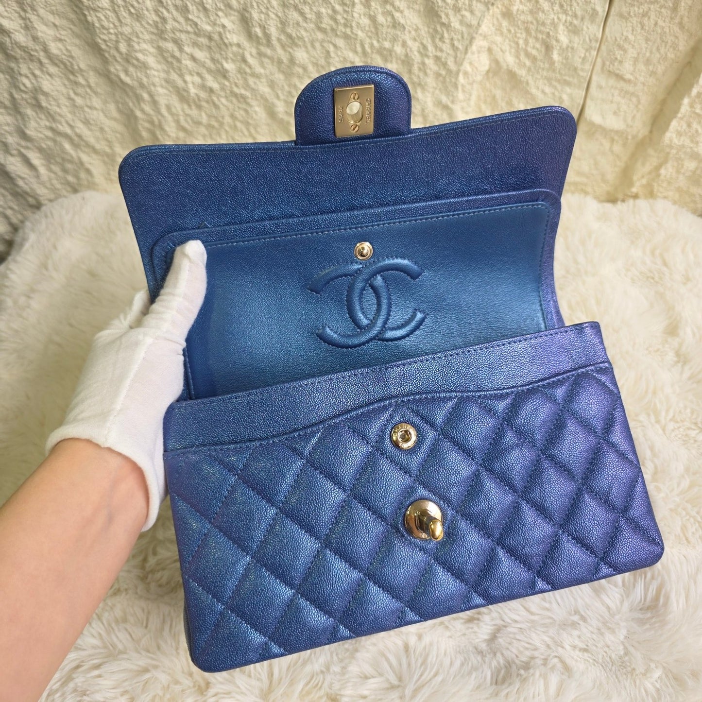 Chanel Quilted Metallic Leather Chain Wallet Bag (Pre-Owned)