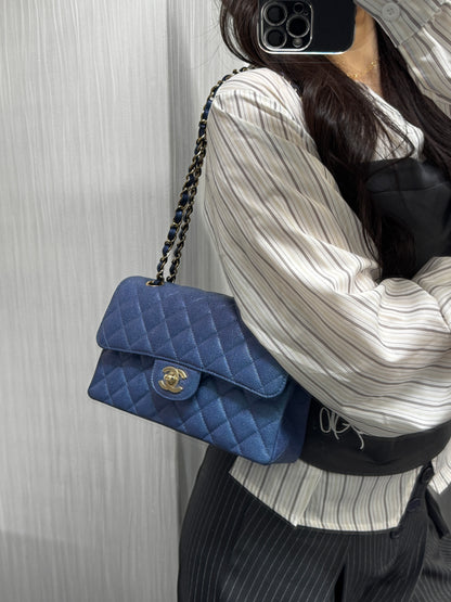 Chanel Quilted Metallic Leather Chain Wallet Bag (Pre-Owned)