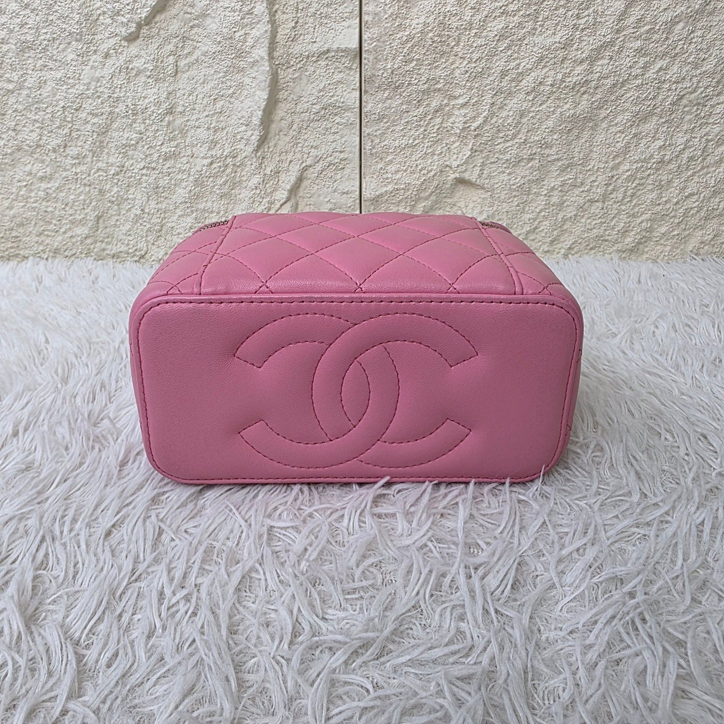 Chanel Quilted Vanity Chain Bag (Pre-Owned)
