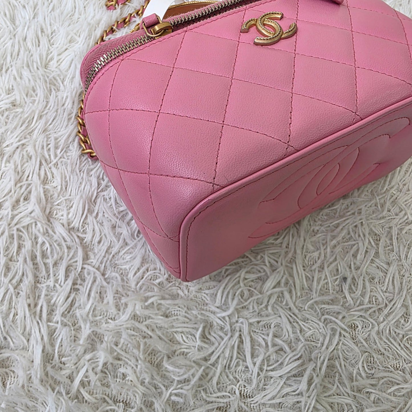 Chanel Quilted Vanity Chain Bag (Pre-Owned)