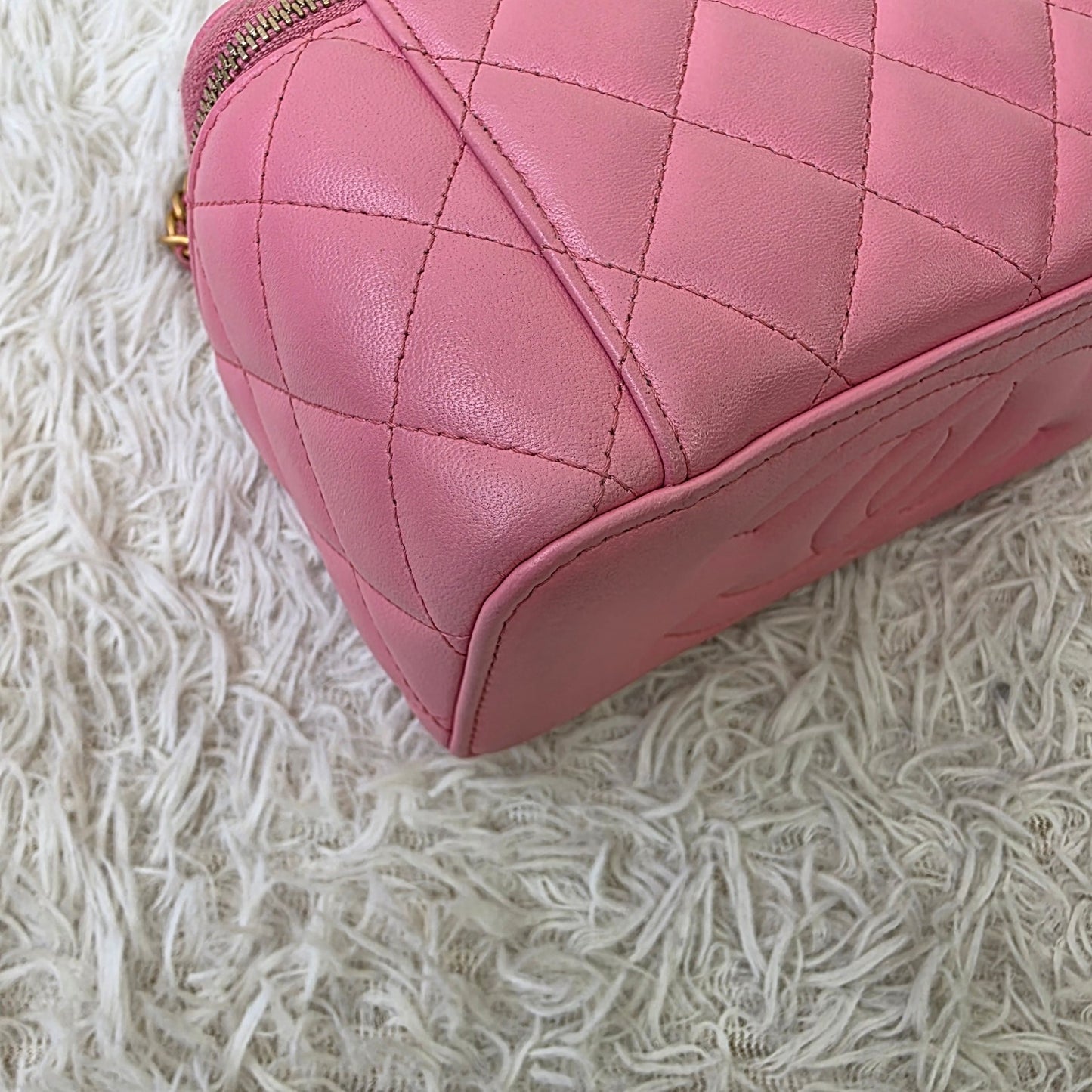 Chanel Quilted Vanity Chain Bag (Pre-Owned)