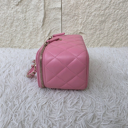Chanel Quilted Vanity Chain Bag (Pre-Owned)