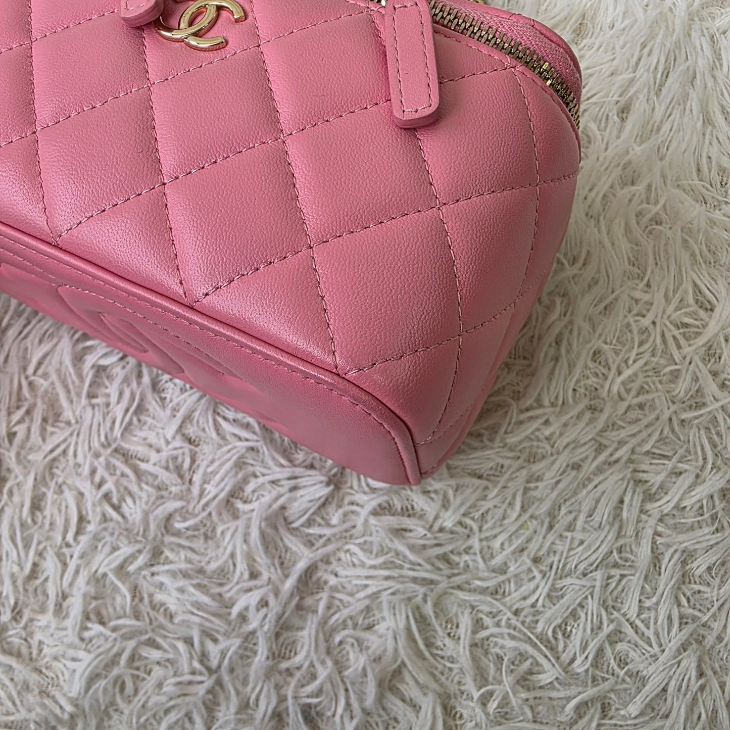 Chanel Quilted Vanity Chain Bag (Pre-Owned)