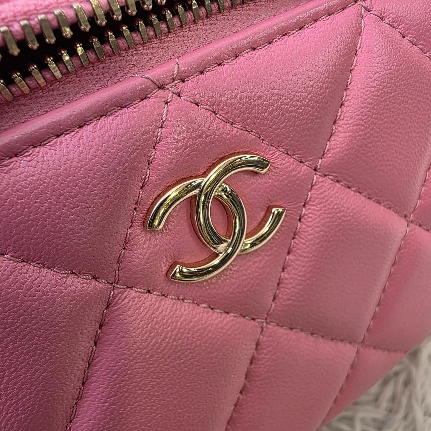 Chanel Quilted Vanity Chain Bag (Pre-Owned)
