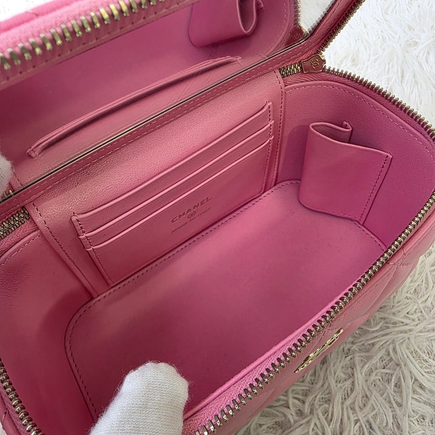 Chanel Quilted Vanity Chain Bag (Pre-Owned)