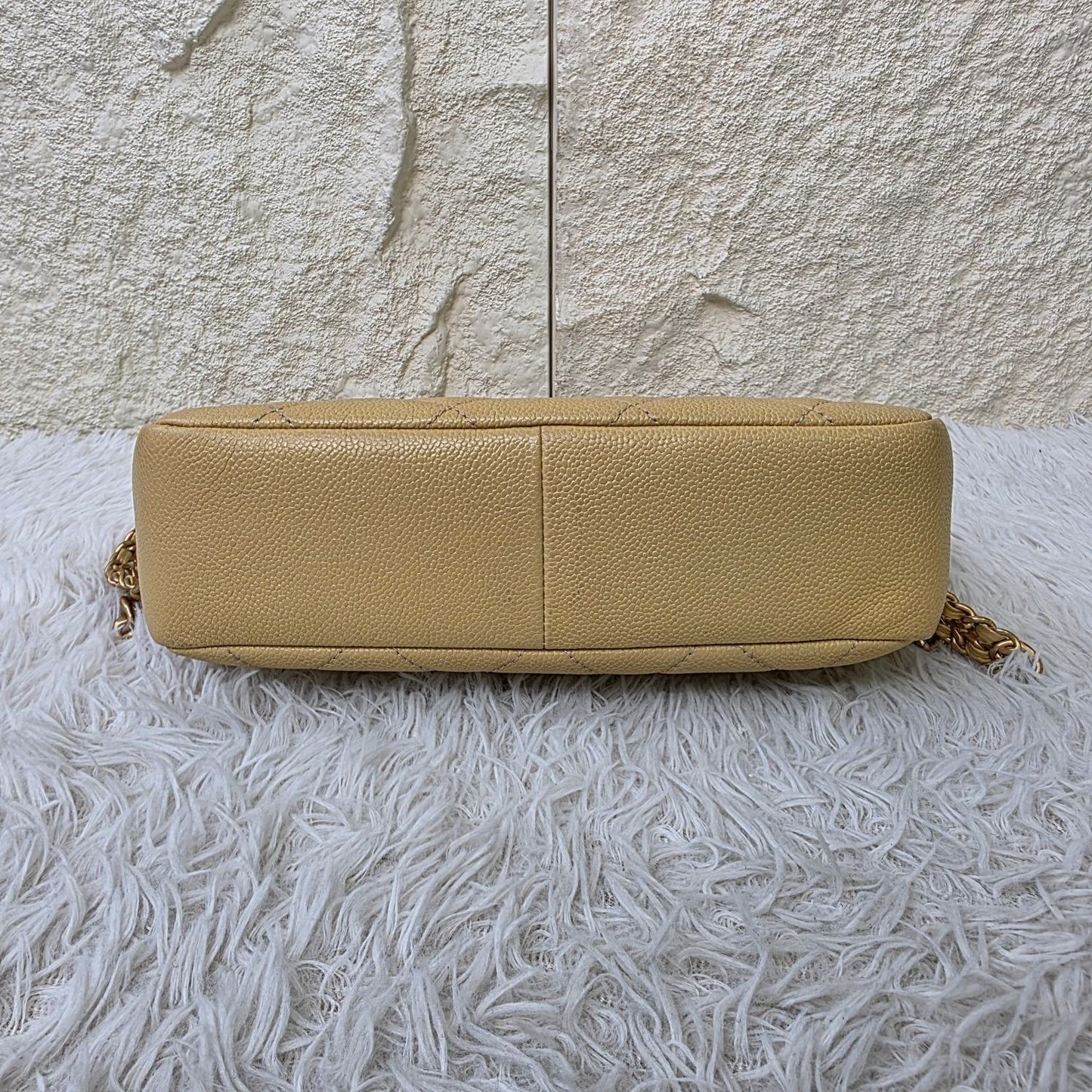 Chanel Quilted Leather Chain Wallet Bag (Pre-Owned)