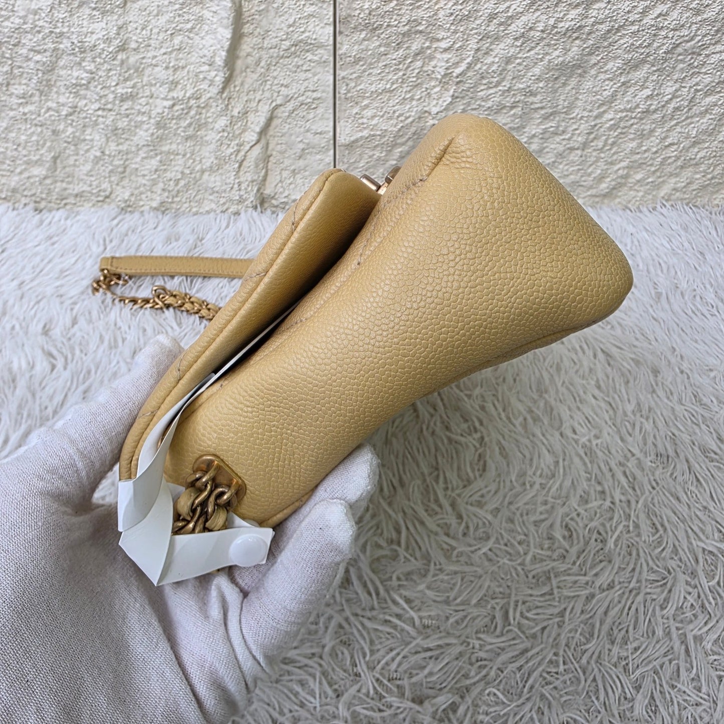 Chanel Quilted Leather Chain Wallet Bag (Pre-Owned)