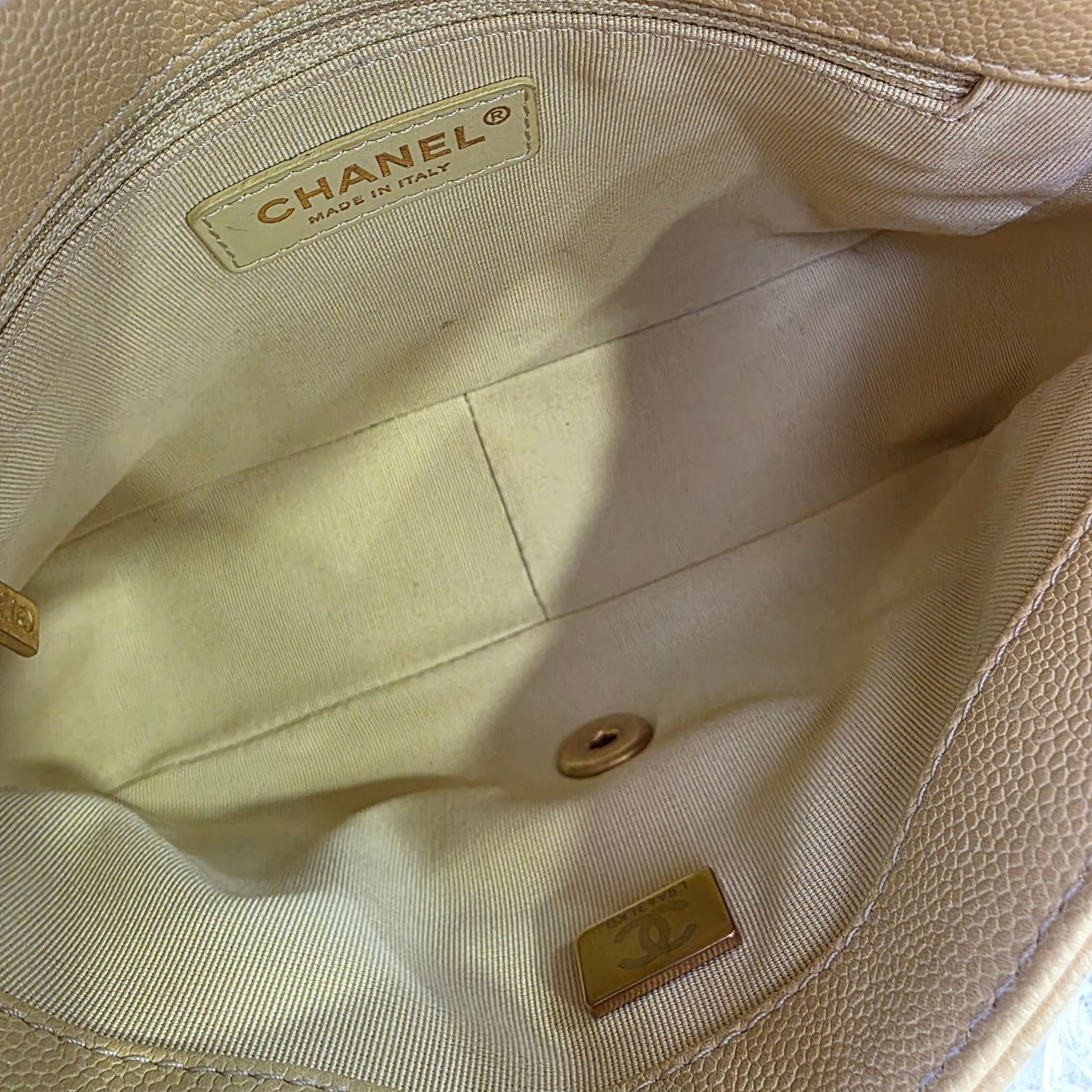 Chanel Quilted Leather Chain Wallet Bag (Pre-Owned)