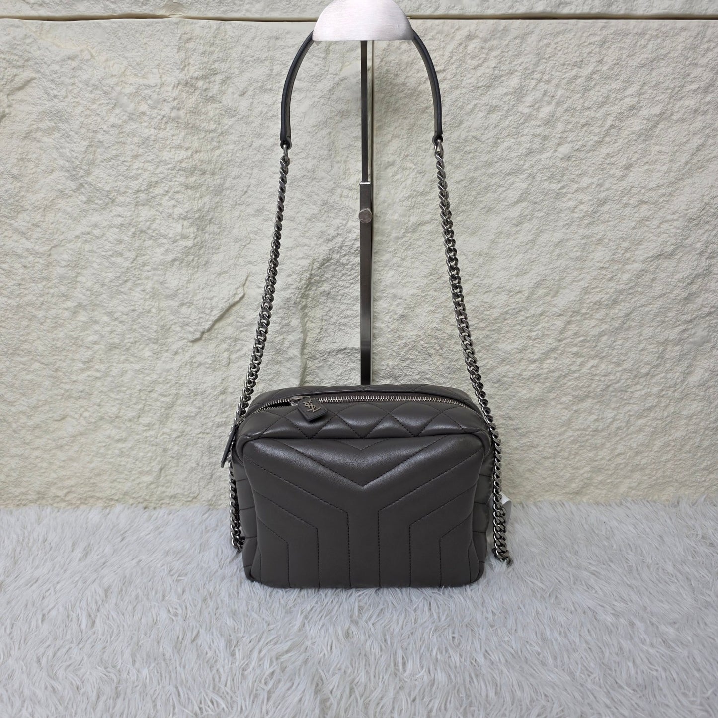 Saint Laurent Lou Camera Chain Shoulder Bag (Pre-Owned)