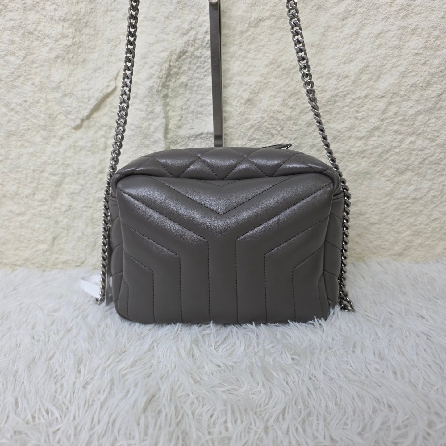 Saint Laurent Lou Camera Chain Shoulder Bag (Pre-Owned)