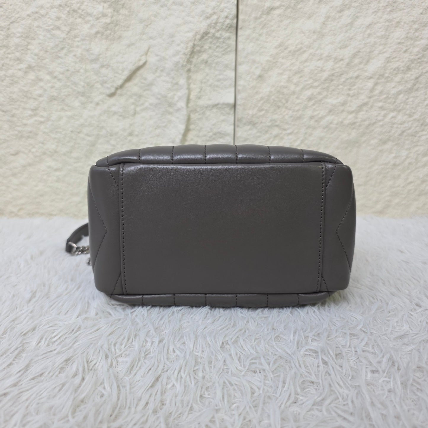 Saint Laurent Lou Camera Chain Shoulder Bag (Pre-Owned)