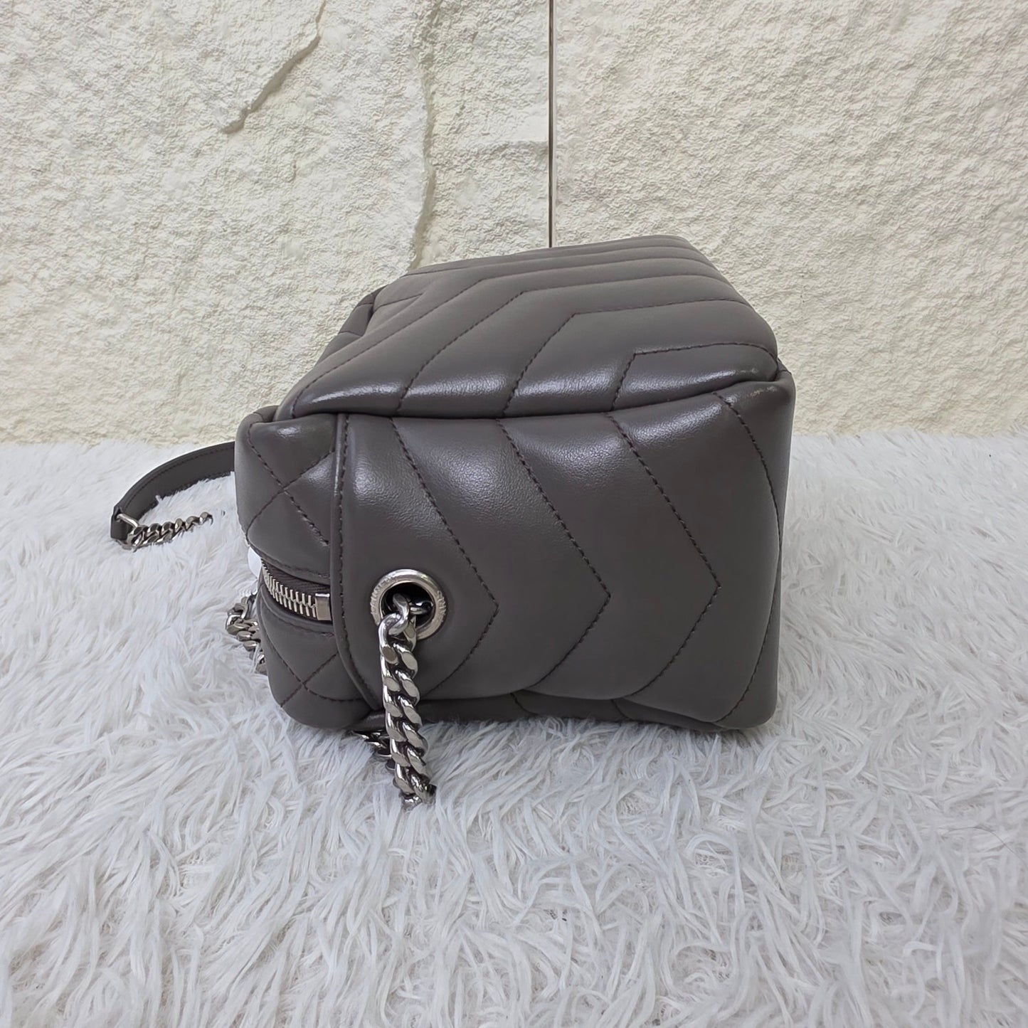 Saint Laurent Lou Camera Chain Shoulder Bag (Pre-Owned)