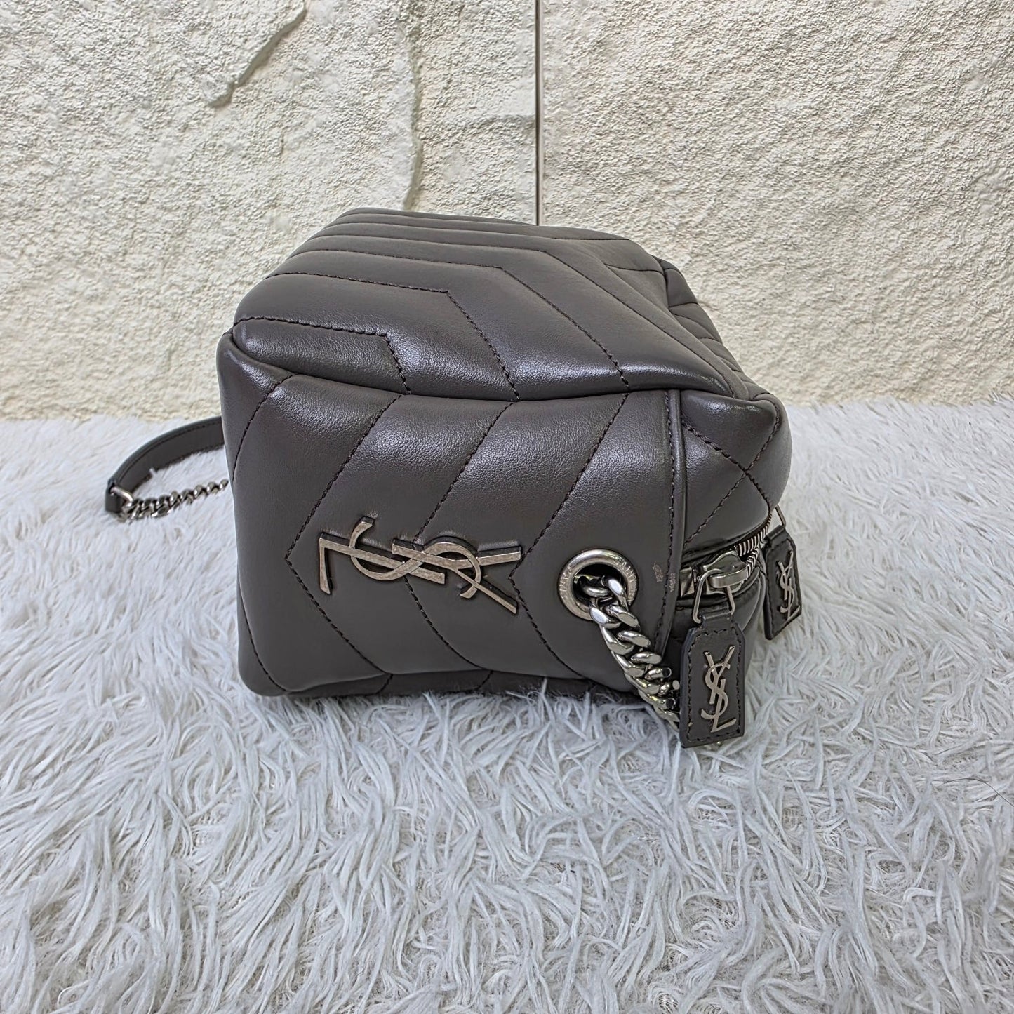 Saint Laurent Lou Camera Chain Shoulder Bag (Pre-Owned)