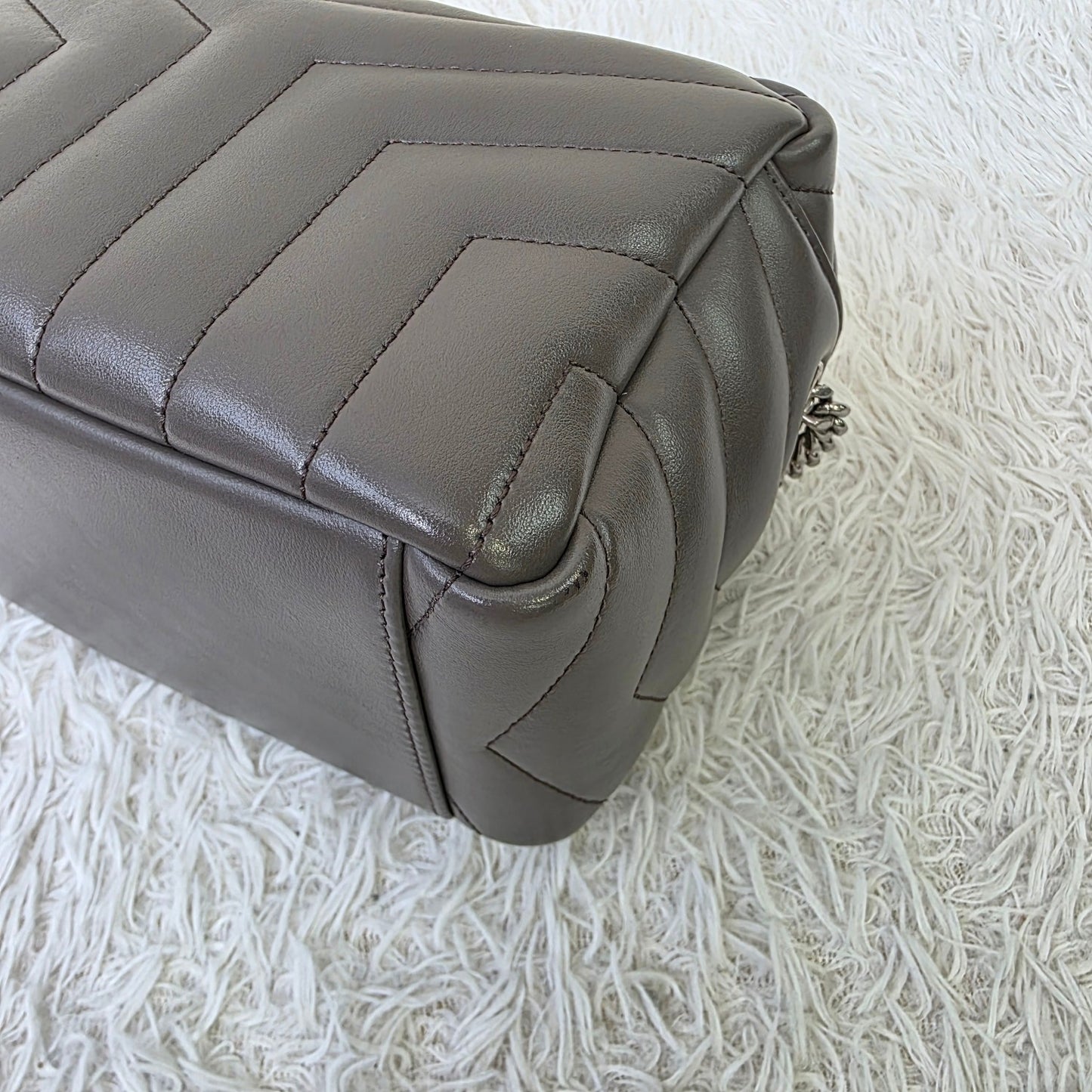 Saint Laurent Lou Camera Chain Shoulder Bag (Pre-Owned)