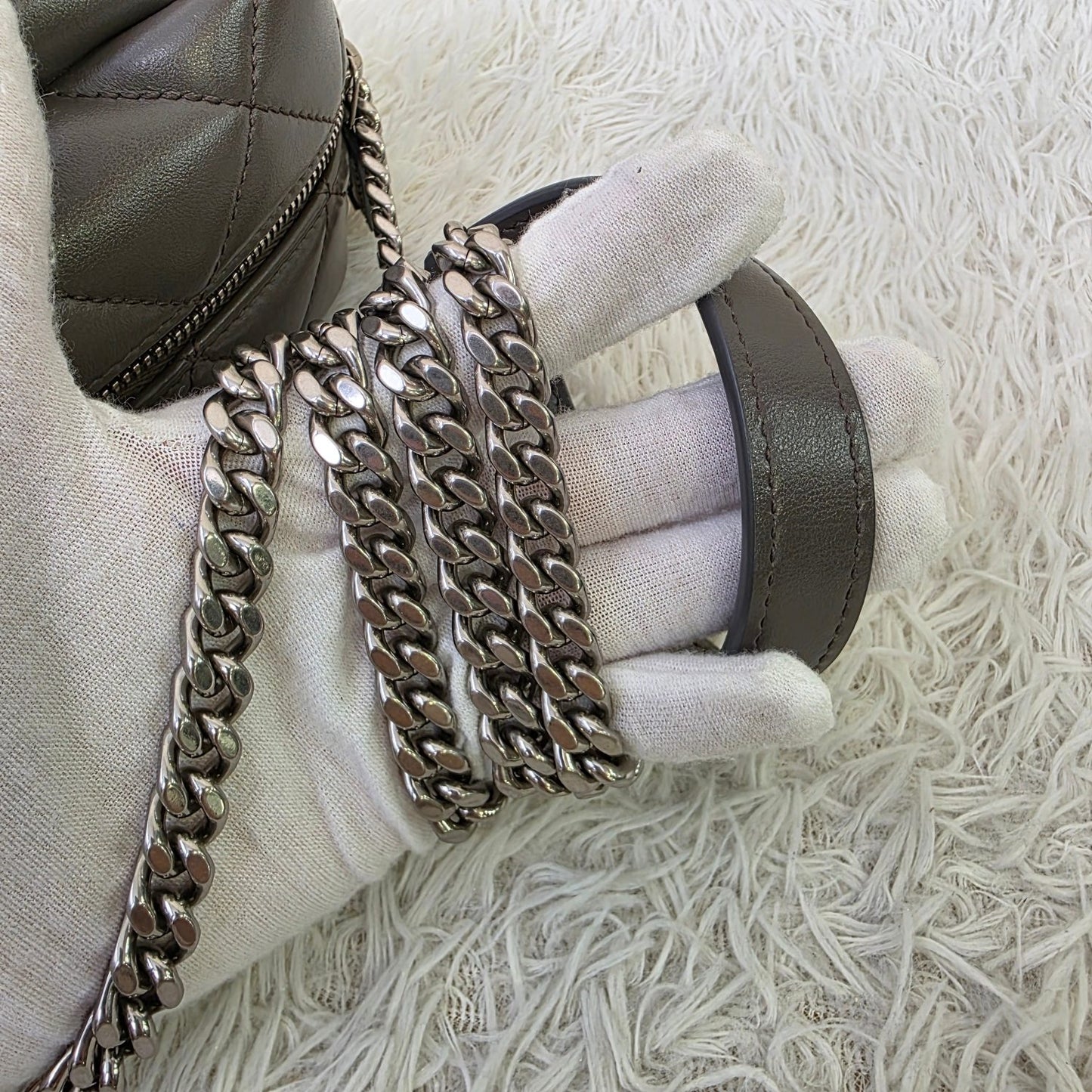Saint Laurent Lou Camera Chain Shoulder Bag (Pre-Owned)