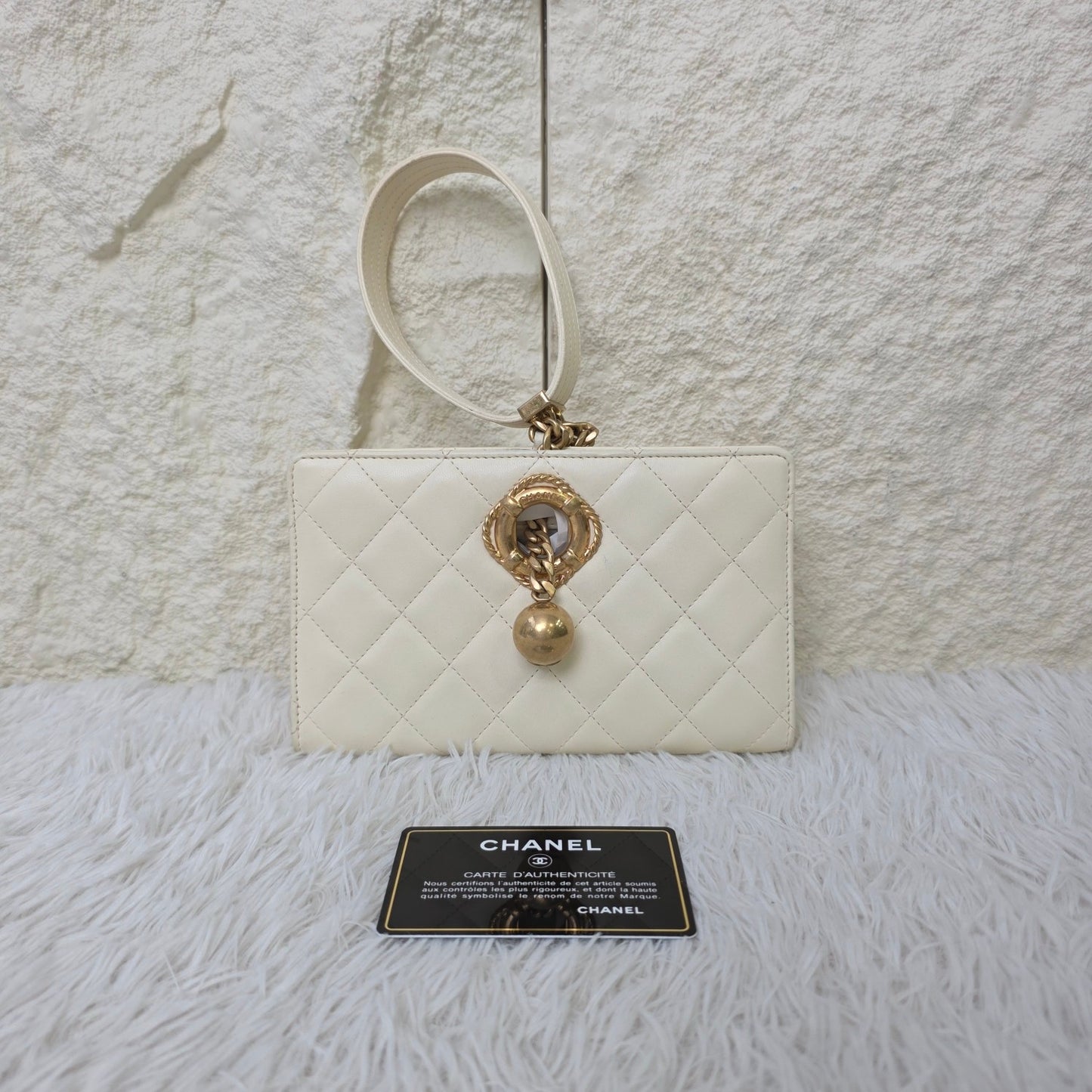 Chanel Quilted Leather Wristlet Clutch Bag (Pre-Owned)
