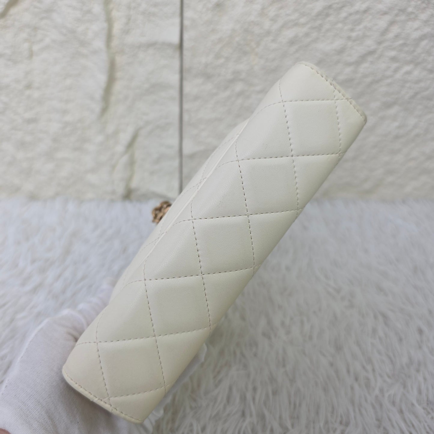 Chanel Quilted Leather Wristlet Clutch Bag (Pre-Owned)
