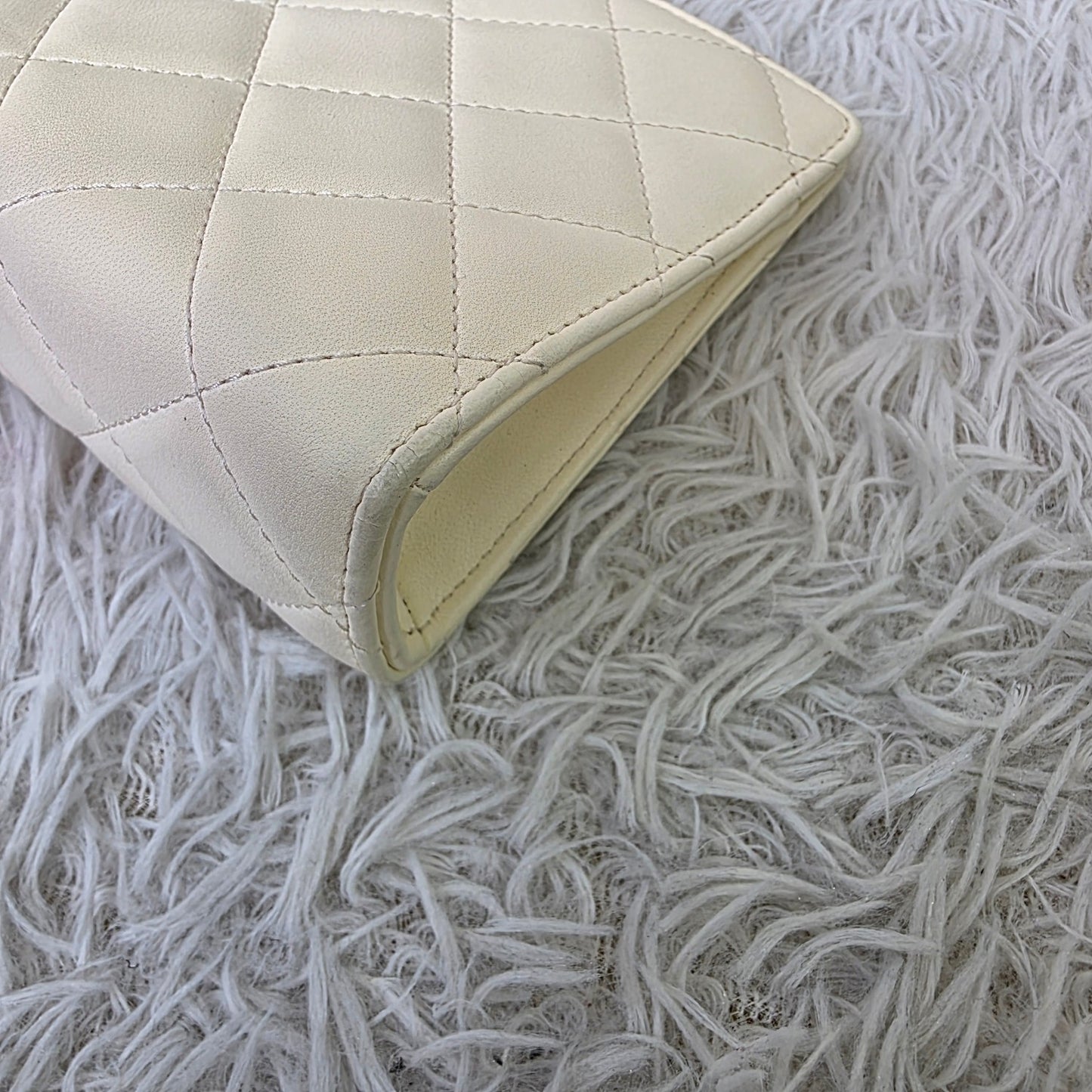 Chanel Quilted Leather Wristlet Clutch Bag (Pre-Owned)