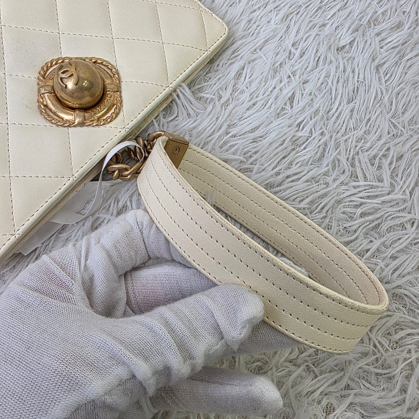 Chanel Quilted Leather Wristlet Clutch Bag (Pre-Owned)