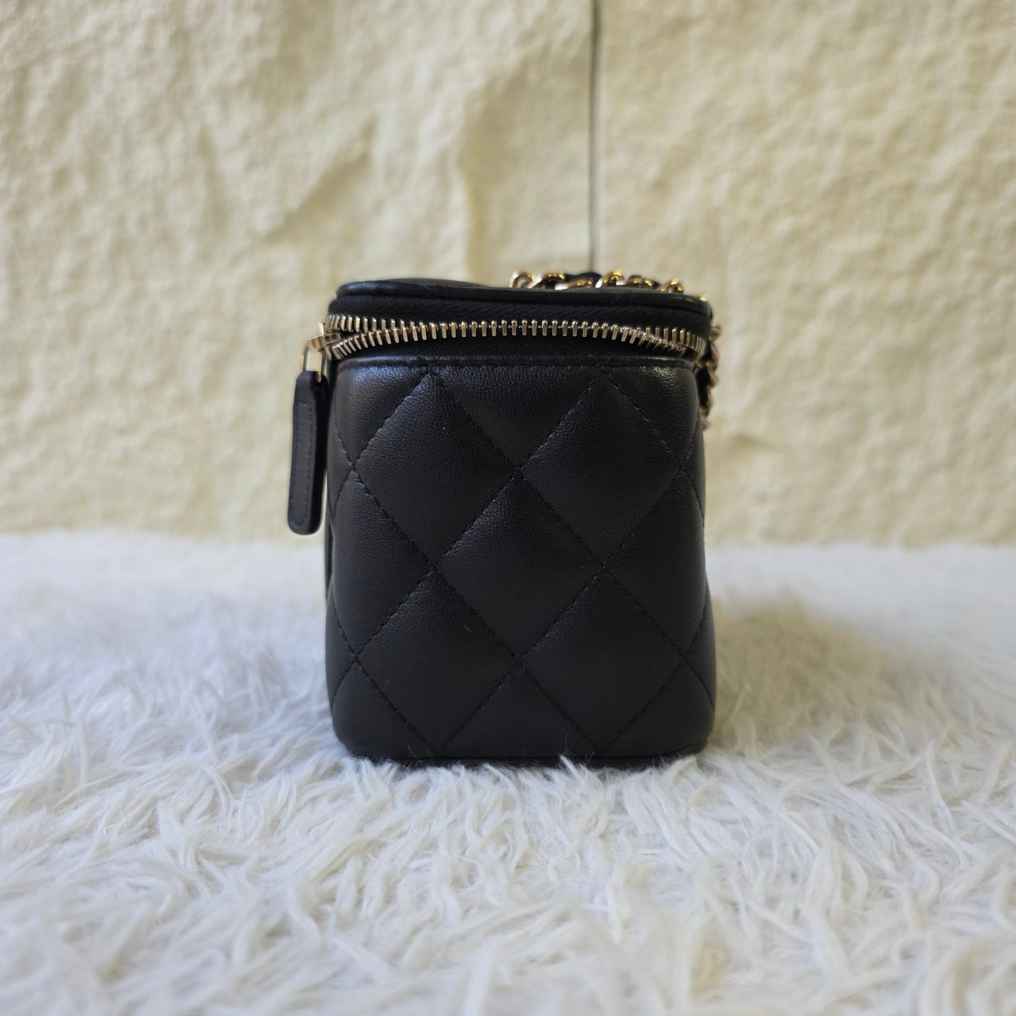 Chanel Quilted Vanity Chain Bag (Pre-Owned)