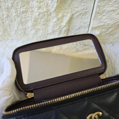 Chanel Quilted Vanity Chain Bag (Pre-Owned)