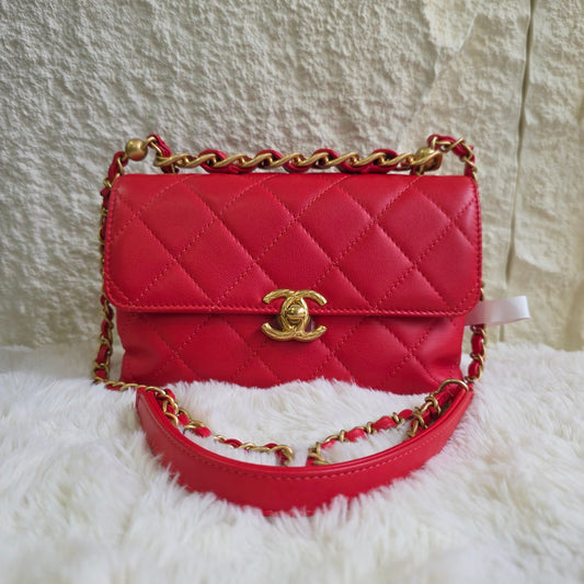 Chanel Quilted Leather Chain Shoulder Bag (Pre-Owned)