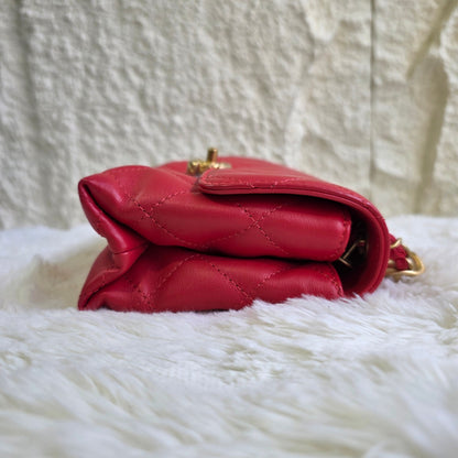 Chanel Quilted Leather Chain Shoulder Bag (Pre-Owned)