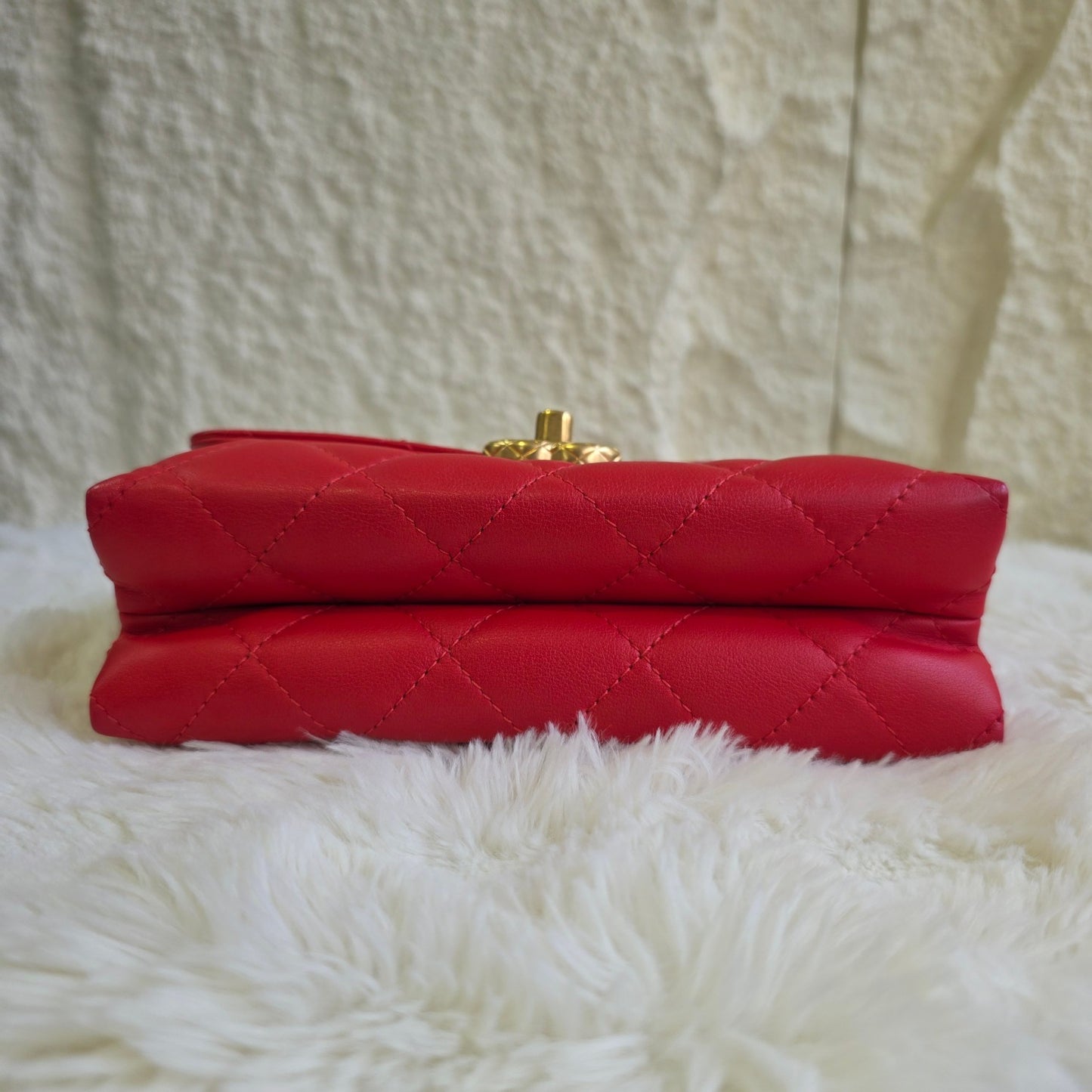 Chanel Quilted Leather Chain Shoulder Bag (Pre-Owned)