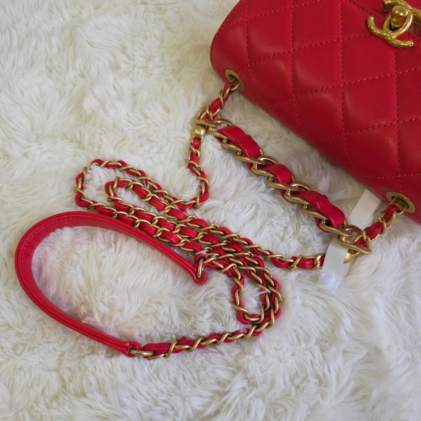 Chanel Quilted Leather Chain Shoulder Bag (Pre-Owned)