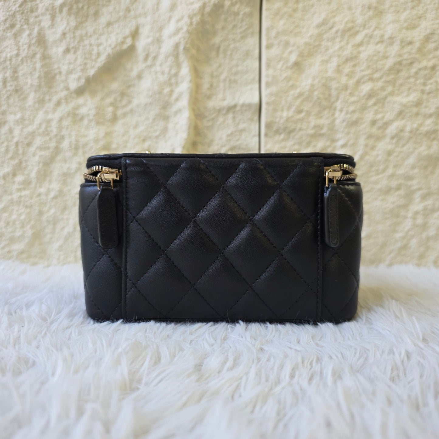 Chanel Quilted Vanity Chain Bag (Pre-Owned)