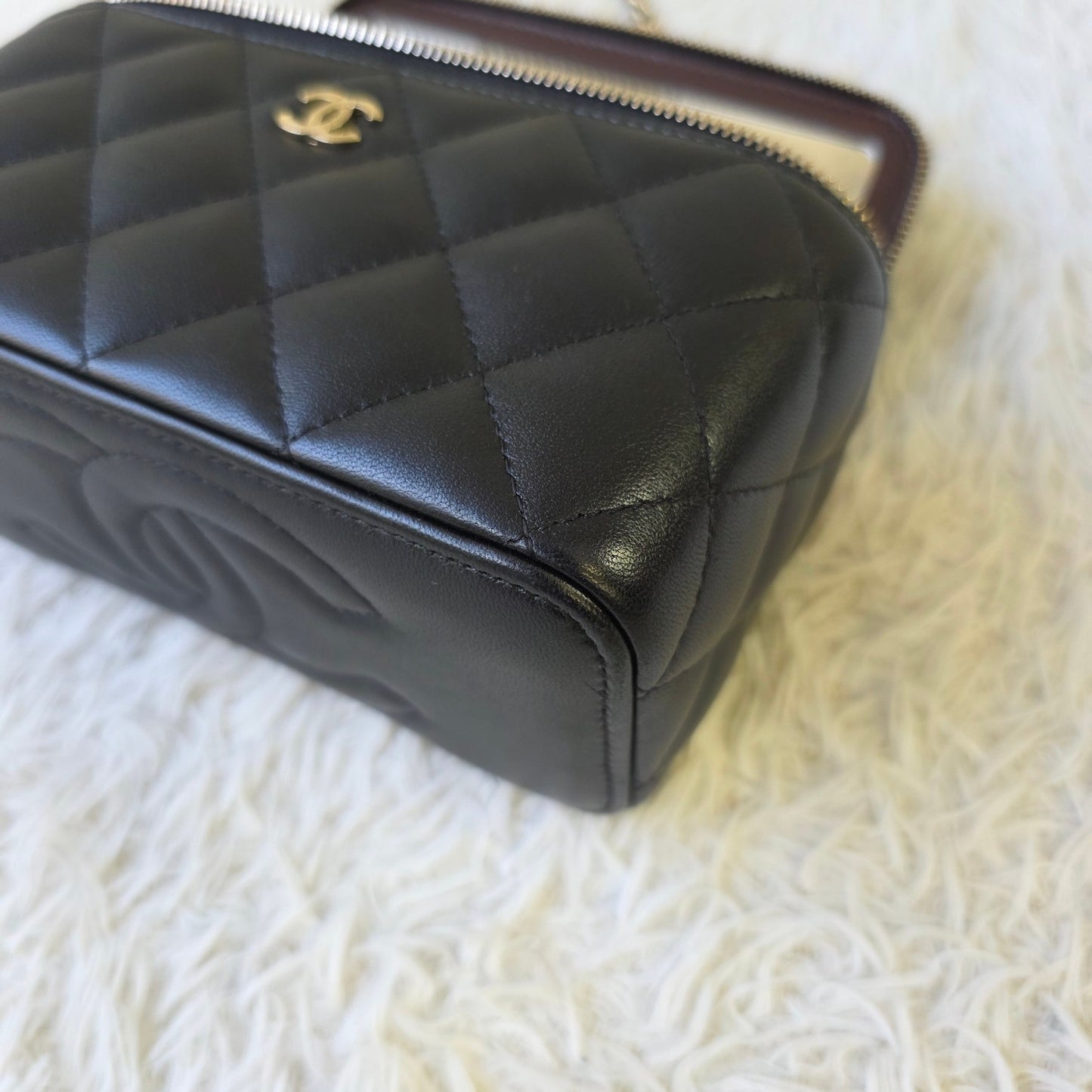 Chanel Quilted Vanity Chain Bag (Pre-Owned)