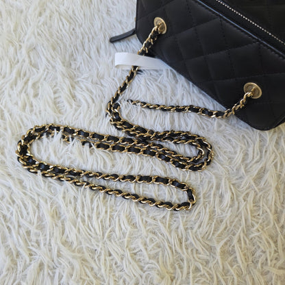 Chanel Quilted Vanity Chain Bag (Pre-Owned)
