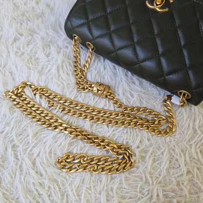 Chanel Quilted Leather Chain Wallet Bag (Pre-Owned)
