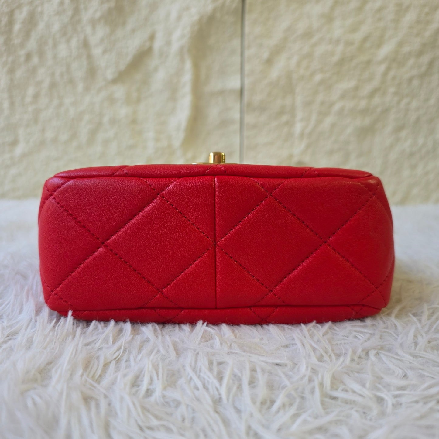 Chanel Red Quilted Lambskin Mini Flap Bag (Pre-Owned)