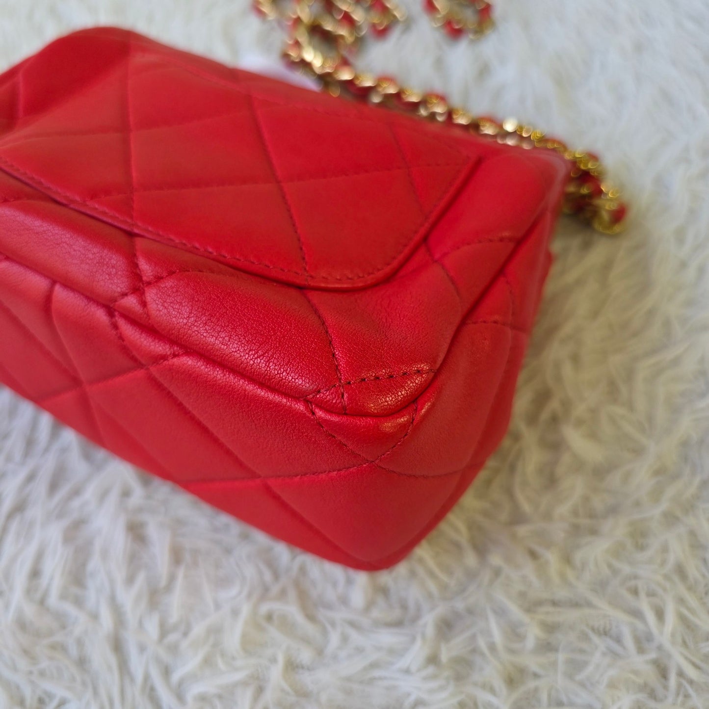 Chanel Red Quilted Lambskin Mini Flap Bag (Pre-Owned)