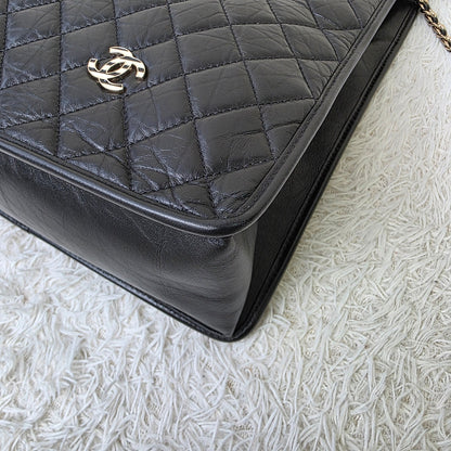 Chanel Black Quilted Leather Tote Bag with Chain Pouch (Pre-Owned)